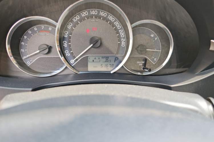 Used Toyota Corolla 2014 1.6L CVT GL Odometer Close Up