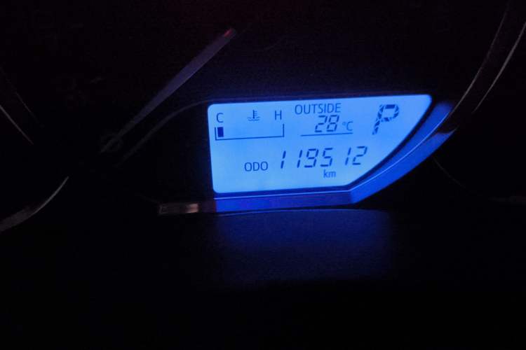 Used Toyota Corolla 2014 1.6L CVT GL Odometer Close Up