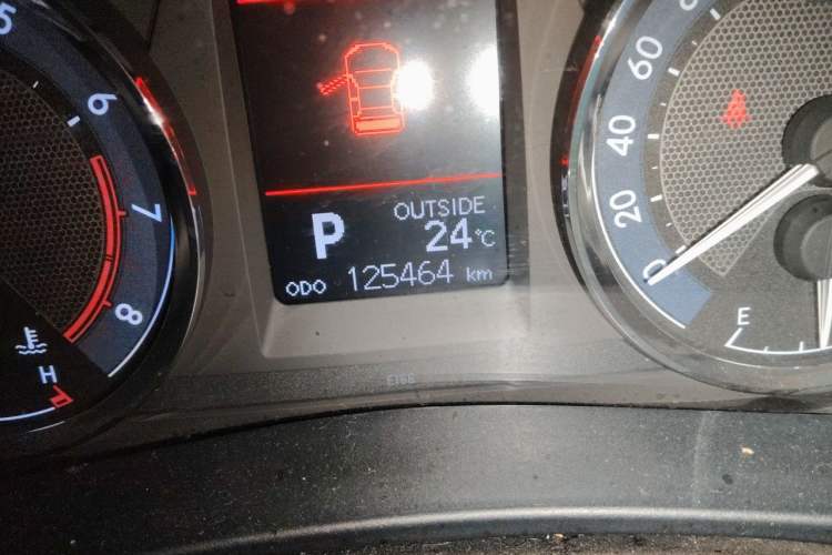 Used Toyota Corolla 2014 1.6L CVT GLX-i Odometer Close Up