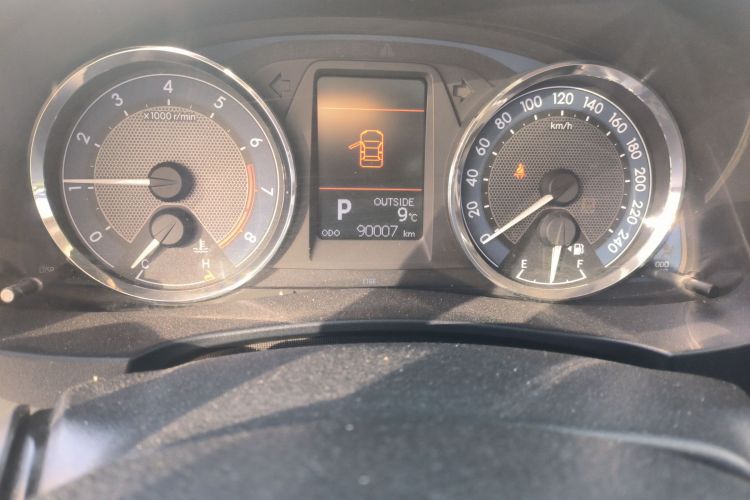 Used Toyota Corolla 2014 1.6L CVT GL-i Odometer Close Up
