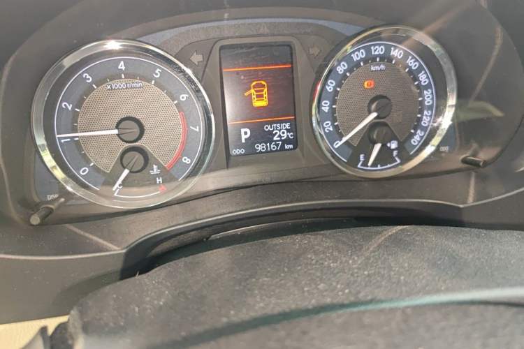 Used Toyota Corolla 2014 1.6L CVT GL-i Odometer Close Up