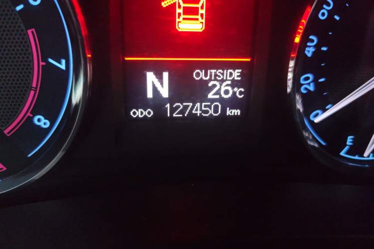 Used Toyota Corolla 2014 1.6L CVT GL-i Odometer Close Up