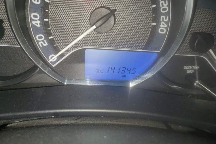Used Toyota Corolla 2014 1.6L CVT GL Odometer Close Up