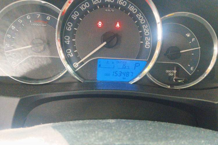 Used Toyota Corolla 2014 1.6L CVT GL Odometer Close Up