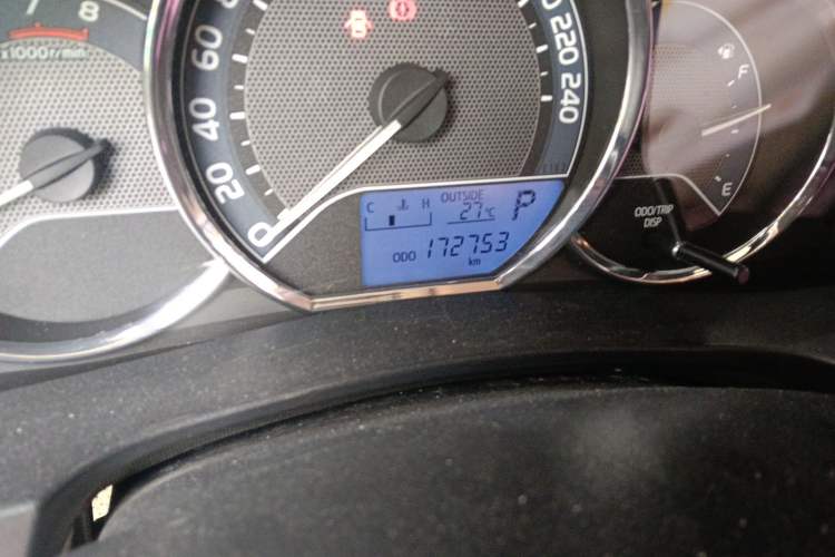 Used Toyota Corolla 2014 1.6L CVT GL Odometer Close Up