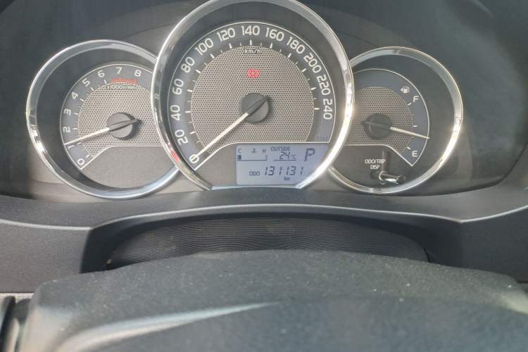 Used Toyota Corolla 2014 1.6L CVT GL Odometer Close Up