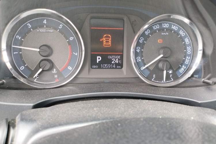 Used Toyota Corolla 2014 1.6L CVT GL-i Leather Edition Odometer Close Up
