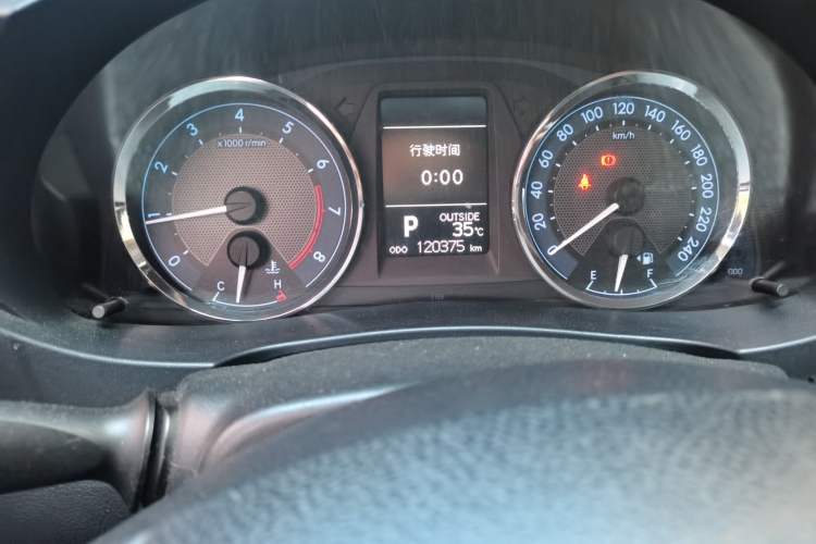 Used Toyota Corolla 2014 1.6L CVT GL-i Leather Edition Odometer Close Up