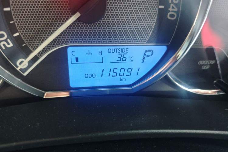 Used Toyota Corolla 2014 1.6L CVT GL Odometer Close Up
