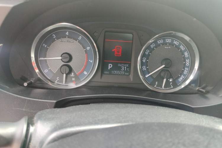 Used Toyota Corolla 2014 1.6L CVT GL-i Odometer Close Up