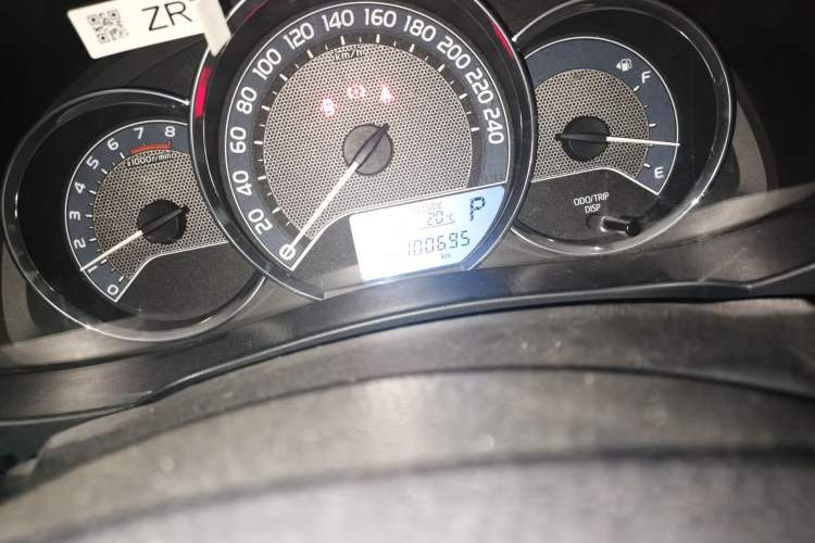 Used Toyota Corolla 2014 1.6L CVT GL Odometer Close Up