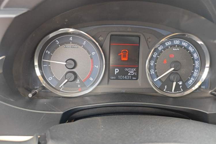 Used Toyota Corolla 2014 1.6L CVT GL-i Leather Edition Odometer Close Up