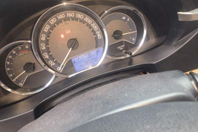 Used Toyota Corolla 2014 1.6L CVT GL Odometer Close Up
