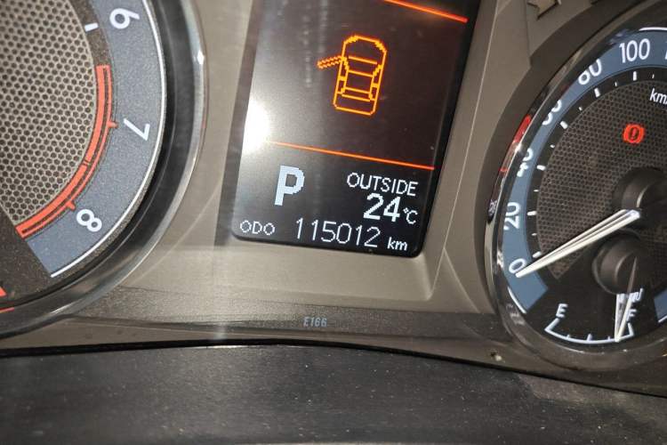 Used Toyota Corolla 2014 1.6L CVT GL-i Leather Edition Odometer Close Up
