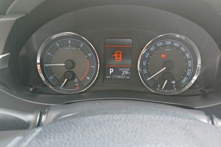 Used Toyota Corolla 2014 1.6L CVT GL-i Leather Edition Odometer Close Up
