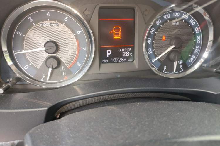 Used Toyota Corolla 2014 1.6L CVT GL-i Leather Edition Odometer Close Up