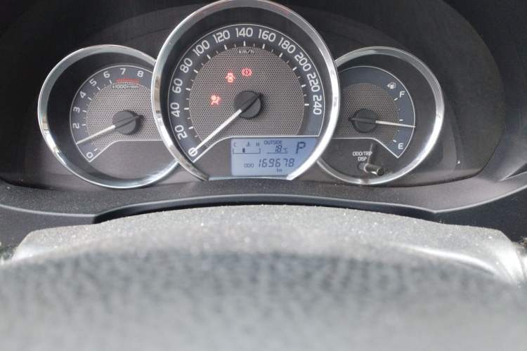 Used Toyota Corolla 2014 1.6L CVT GL Odometer Close Up