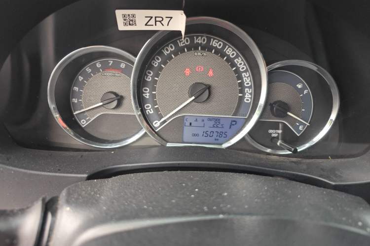 Used Toyota Corolla 2014 1.6L CVT GL Odometer Close Up