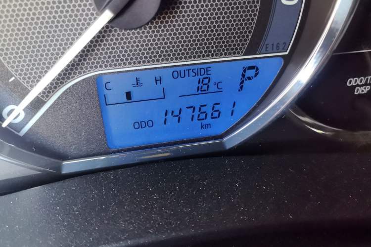 Used Toyota Corolla 2014 1.6L CVT GL Odometer Close Up