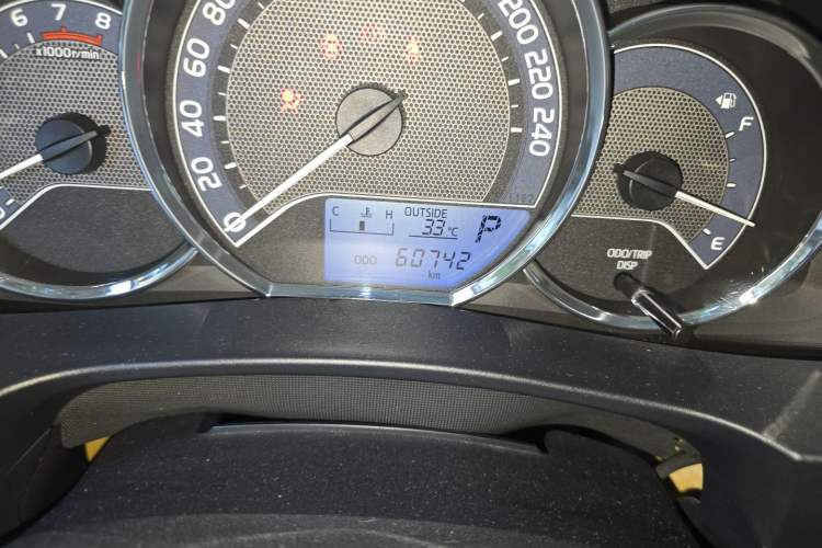 Used Toyota Corolla 2014 1.6L CVT GL Odometer Close Up