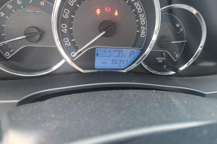 Used Toyota Corolla 2014 1.6L CVT GL Odometer Close Up