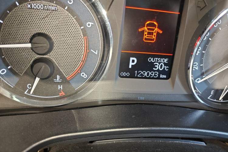 Used Toyota Corolla 2014 1.6L CVT GL-i Leather Edition Odometer Close Up