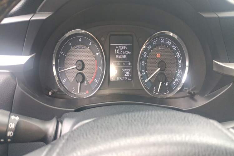 Used Toyota Corolla 2014 1.6L CVT GL-i Odometer Close Up