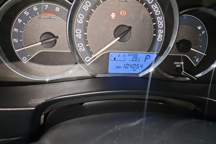 Used Toyota Corolla 2014 1.6L CVT GL Odometer Close Up