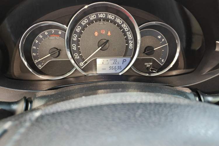 Used Toyota Corolla 2014 1.6L CVT GL Odometer Close Up