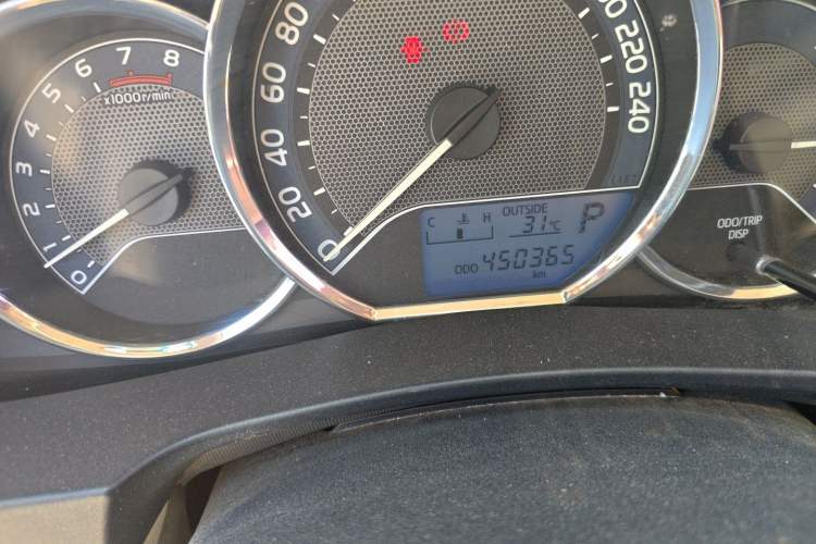 Used Toyota Corolla 2014 1.6L CVT GL Odometer Close Up