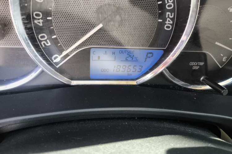 Used Toyota Corolla 2014 1.6L CVT GL Odometer Close Up
