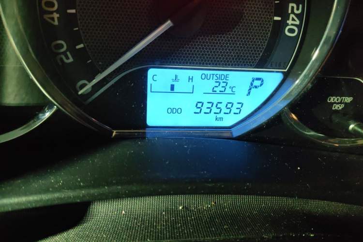 Used Toyota Corolla 2014 1.6L CVT GL Odometer Close Up