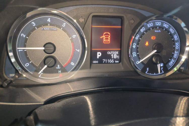 Used Toyota Corolla 2014 1.6L CVT GL-i Odometer Close Up