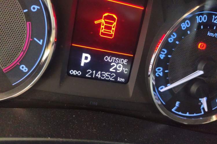 Used Toyota Corolla 2014 1.6L CVT GL-i Leather Edition Odometer Close Up