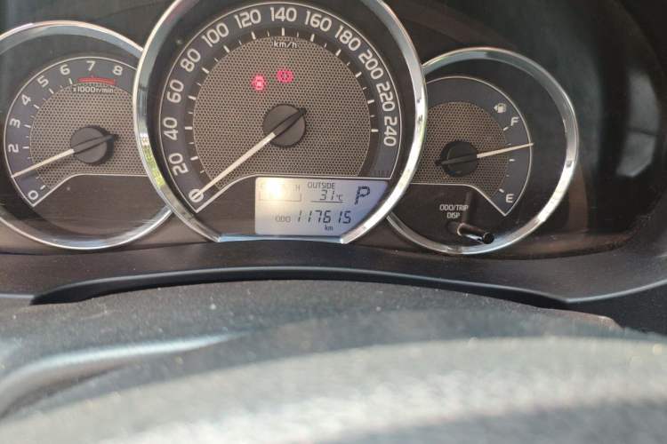 Used Toyota Corolla 2014 1.6L CVT GL Odometer Close Up