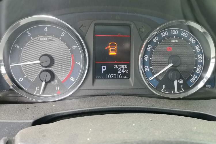 Used Toyota Corolla 2014 1.6L CVT GL-i Odometer Close Up