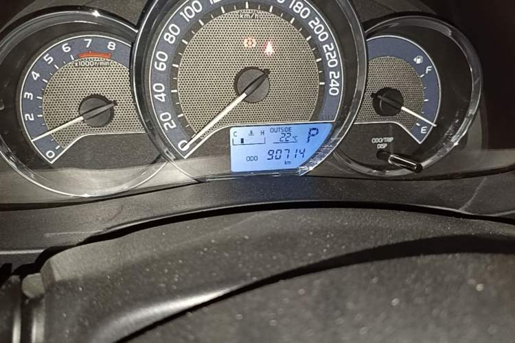 Used Toyota Corolla 2014 1.6L CVT GL Odometer Close Up