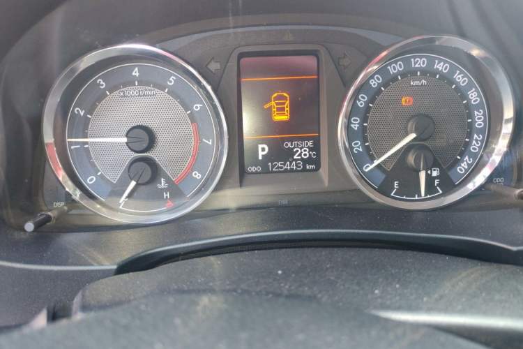 Used Toyota Corolla 2014 1.6L CVT GL Odometer Close Up