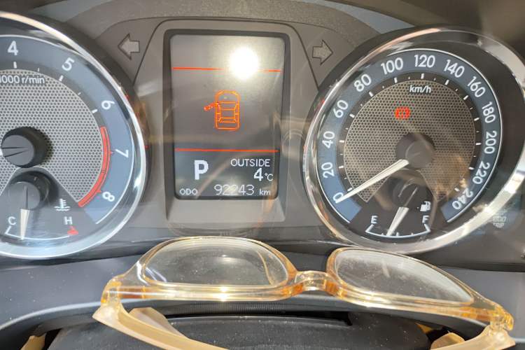 Used Toyota Corolla 2014 1.6L CVT GL-i Odometer Close Up