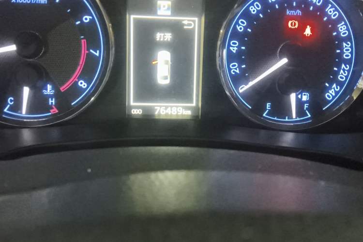 Used Toyota Corolla 2014 1.8L CVT GLX-i Odometer Close Up