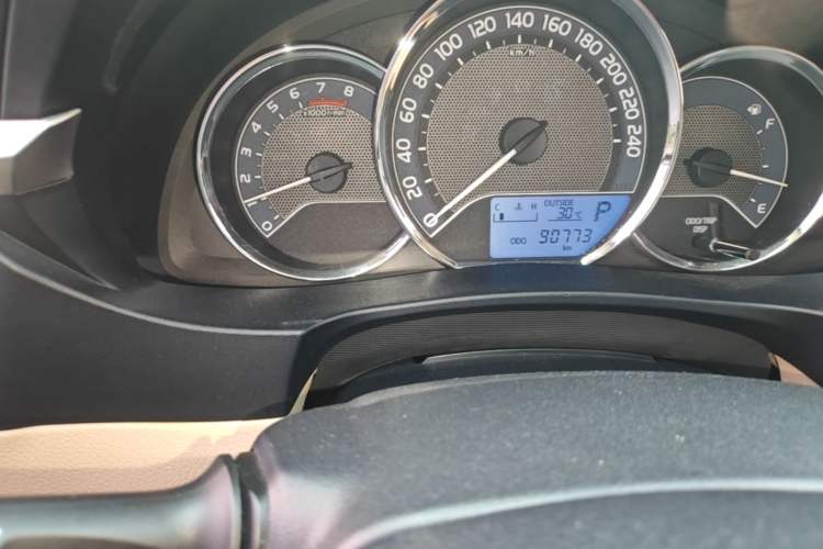 Used Toyota Corolla 2014 1.6L CVT GL Odometer Close Up