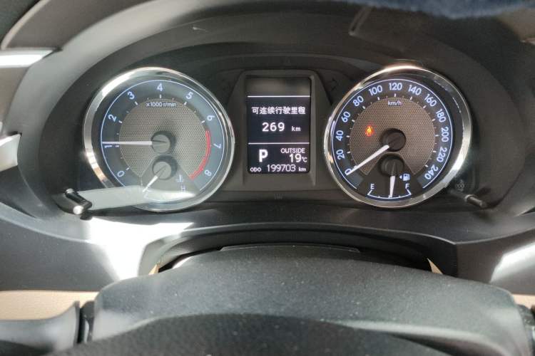 Used Toyota Corolla 2014 1.6L CVT GL-i Leather Edition Odometer Close Up