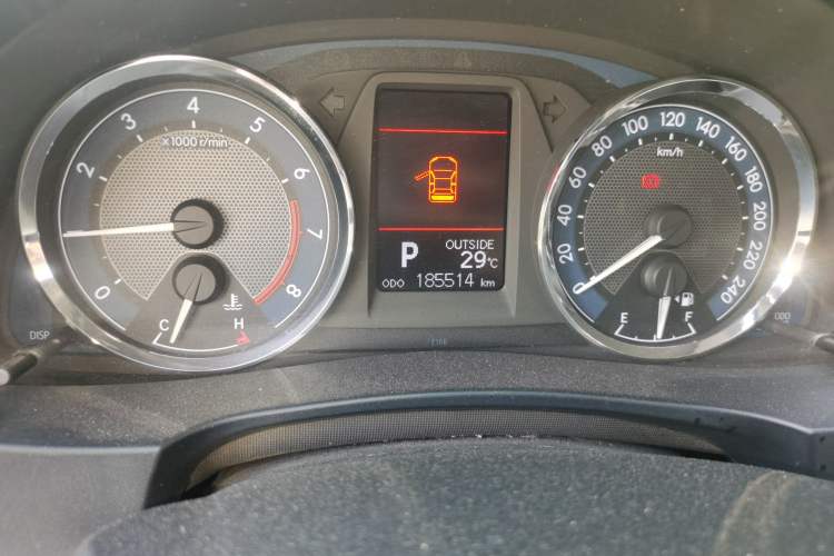 Used Toyota Corolla 2014 1.6L CVT GL-i Odometer Close Up