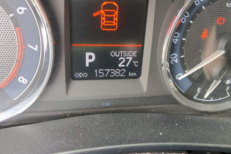 Used Toyota Corolla 2014 1.6L CVT GL-i Leather Edition Odometer Close Up
