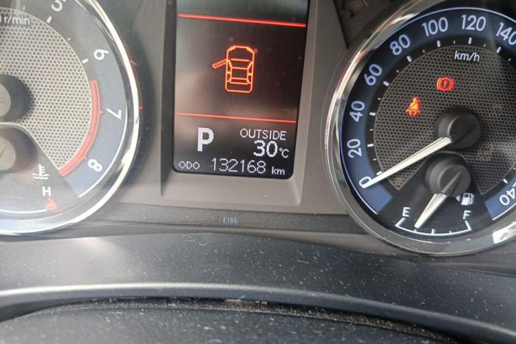 Used Toyota Corolla 2014 1.6L CVT GL-i Leather Edition Odometer Close Up