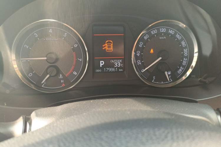 Used Toyota Corolla 2014 1.6L CVT GL-i Leather Edition Odometer Close Up