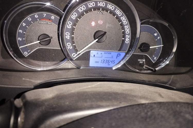 Used Toyota Corolla 2014 1.6L CVT GL Odometer Close Up