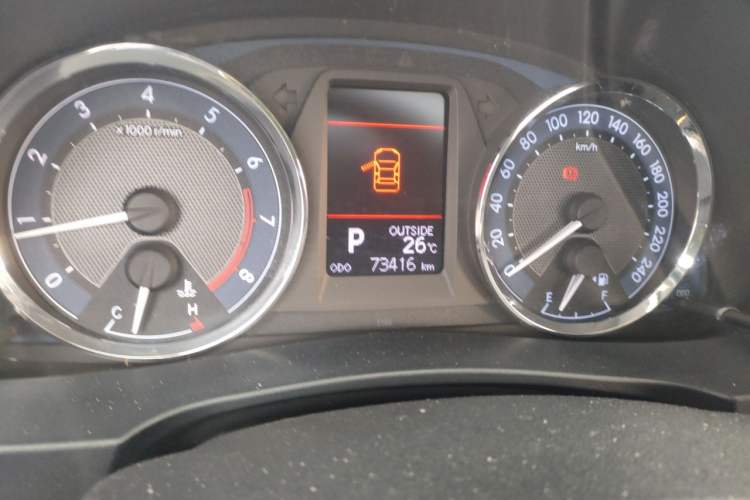 Used Toyota Corolla 2014 1.6L CVT GL-i Leather Edition Odometer Close Up