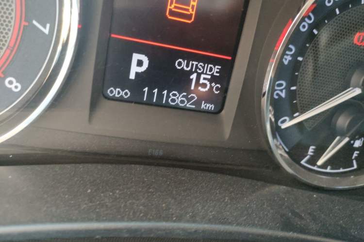 Used Toyota Corolla 2014 1.6L CVT GL-i Odometer Close Up