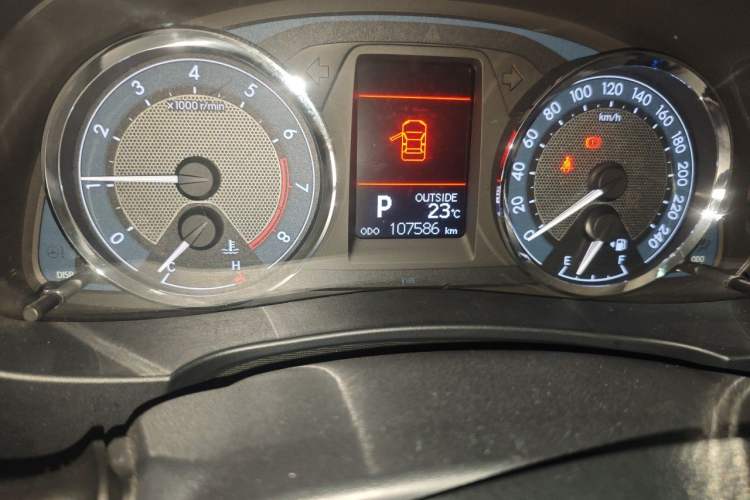 Used Toyota Corolla 2014 1.6L CVT GL-i Odometer Close Up